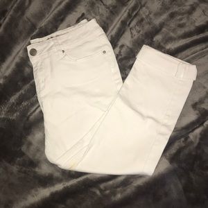 White Capri pants